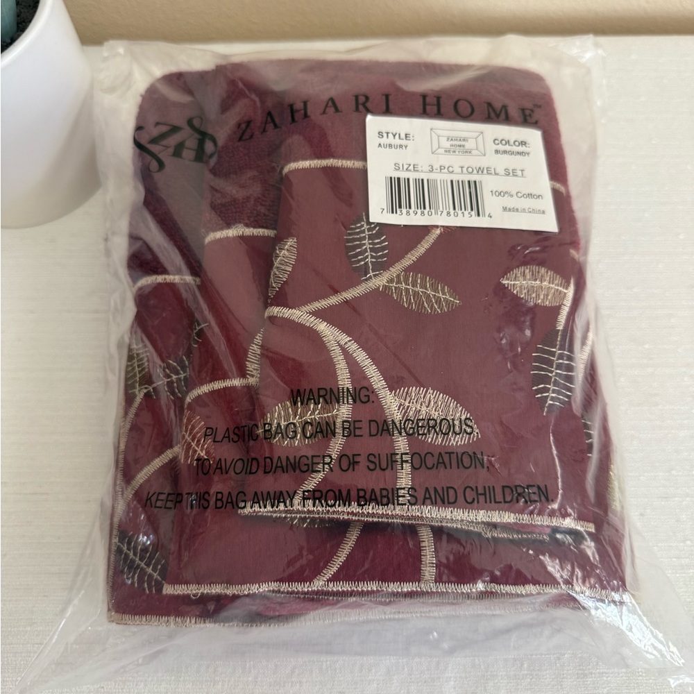 New Zahari Home Burgundy Embroidered Leaf Towel 3-Piece Set
